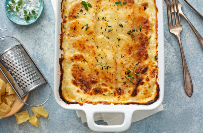 Recette de gratin de ravioles aux poireaux et cantal